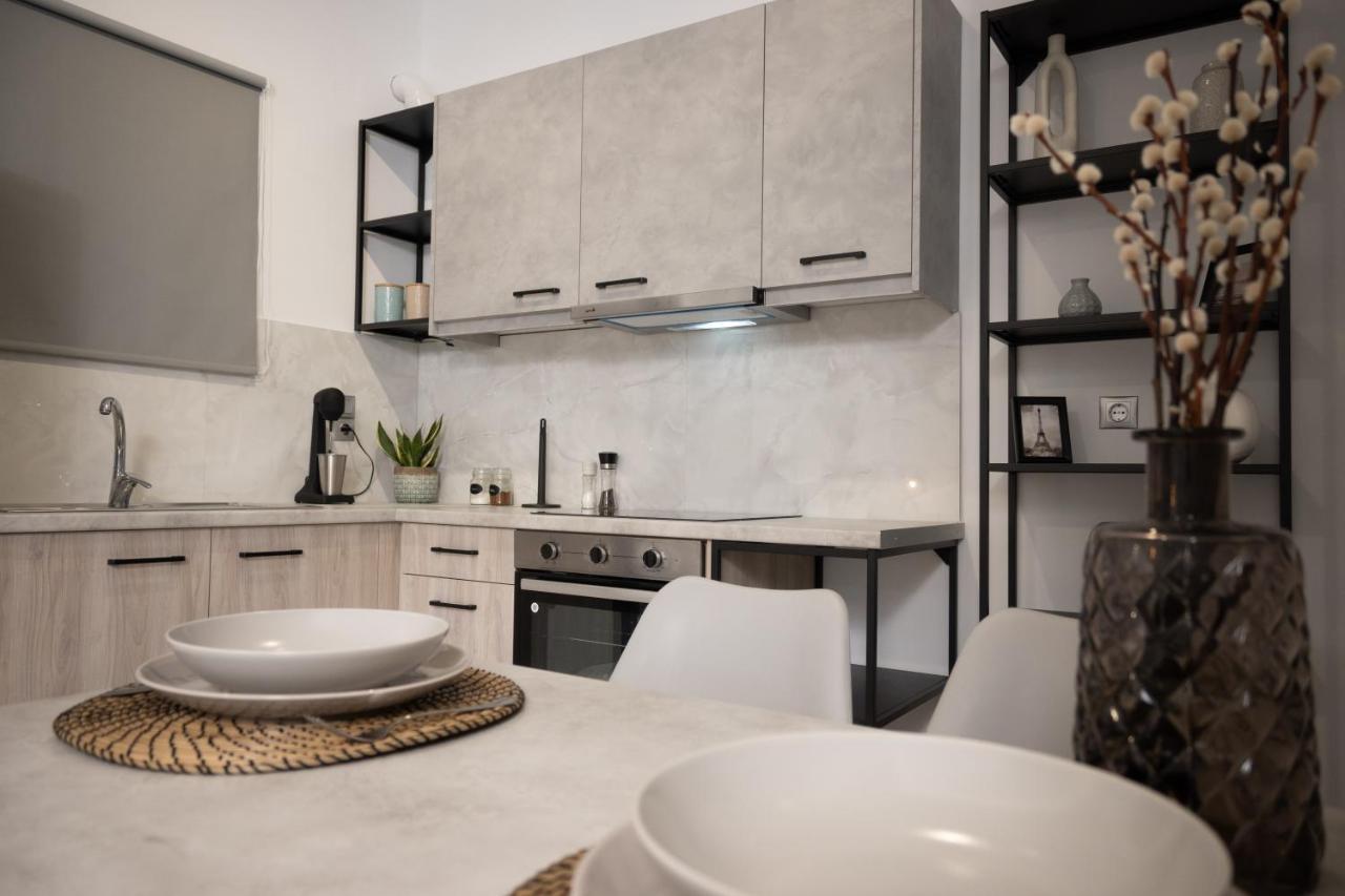 Thalia Apartments 卡拉马塔 外观 照片